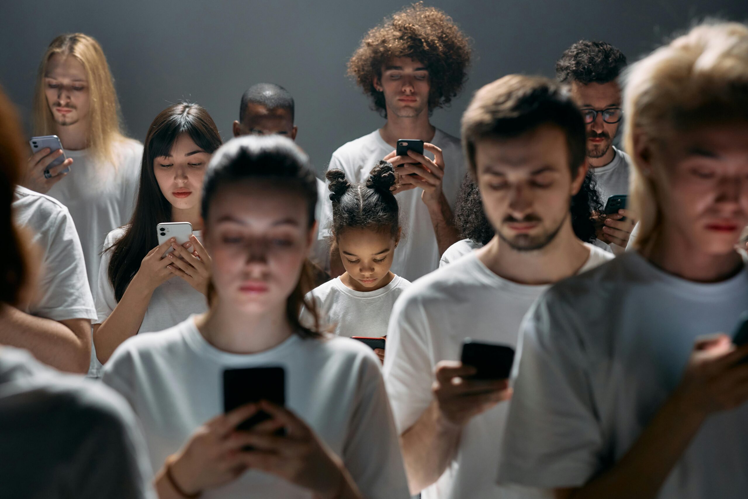 How to Advertise to Distracted Consumers